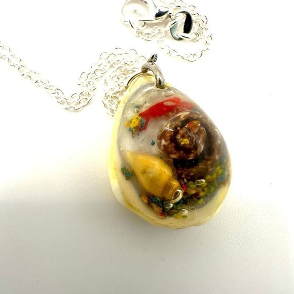 Shell design pendant necklace - Picture 10 of 11
